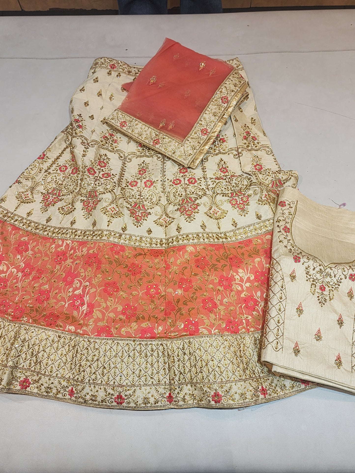 Golden and coral colour kunden banarsi work lahanga